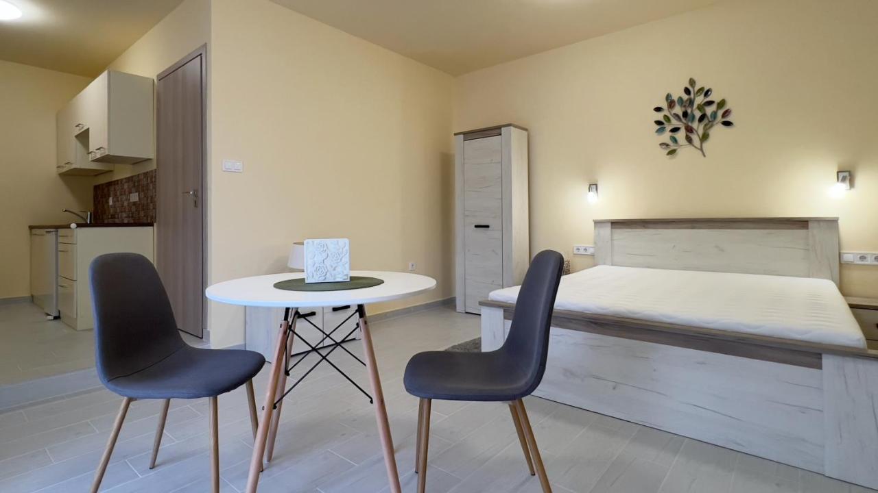Gardencity Apartmanhaz Győr Exterior foto