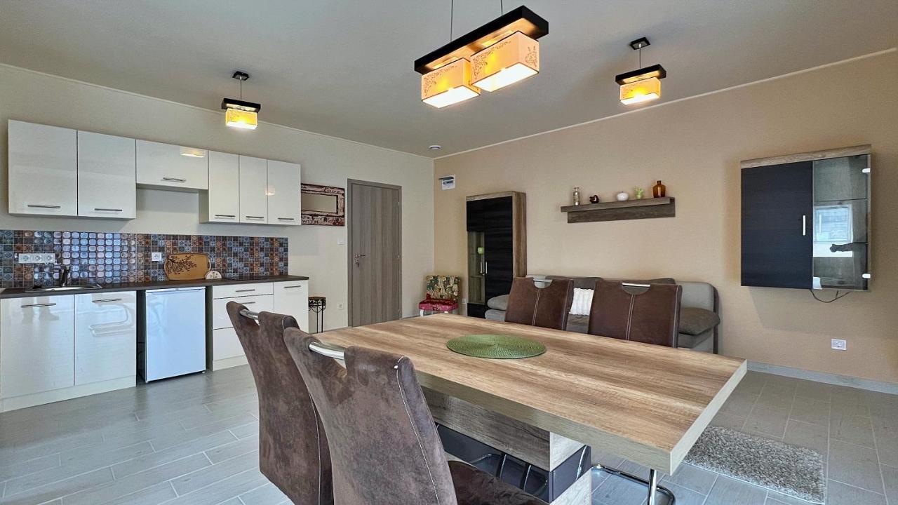 Gardencity Apartmanhaz Győr Exterior foto